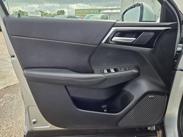 Used 2025 Mitsubishi Outlander SE AWD/4WD image 13