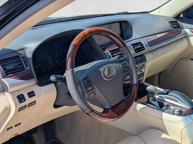 Used 2017 Lexus LS 460 w/ Comfort Package RWD image 7