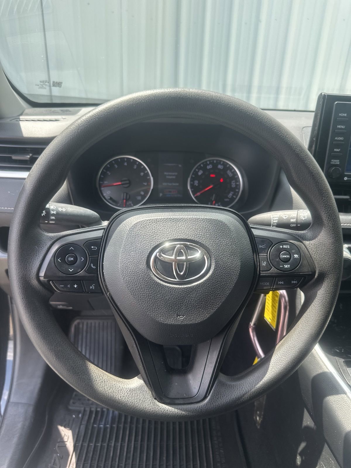 Used 2022 Toyota RAV4 LE FWD image 20
