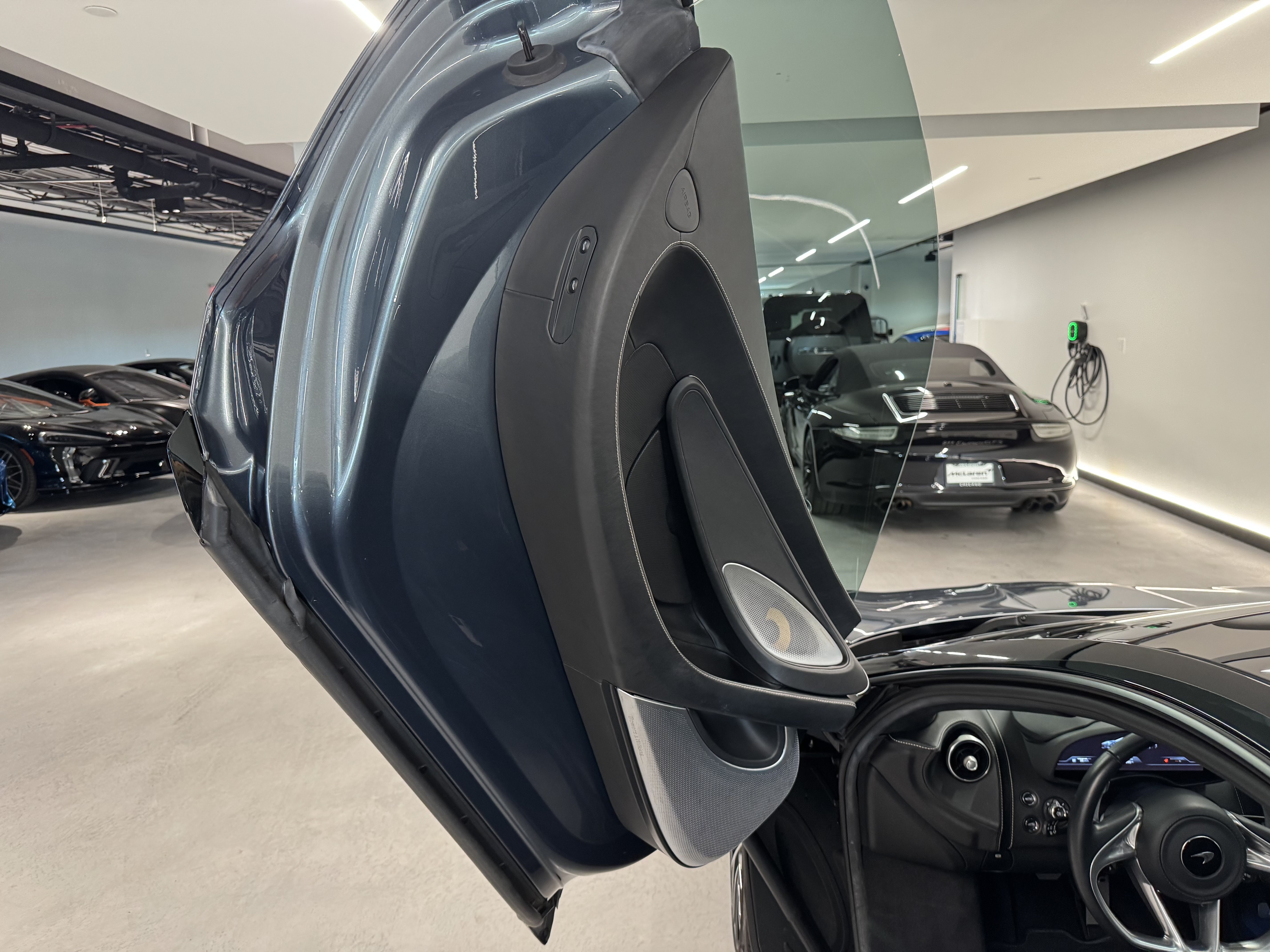 Used 2023 McLaren GT RWD image 10