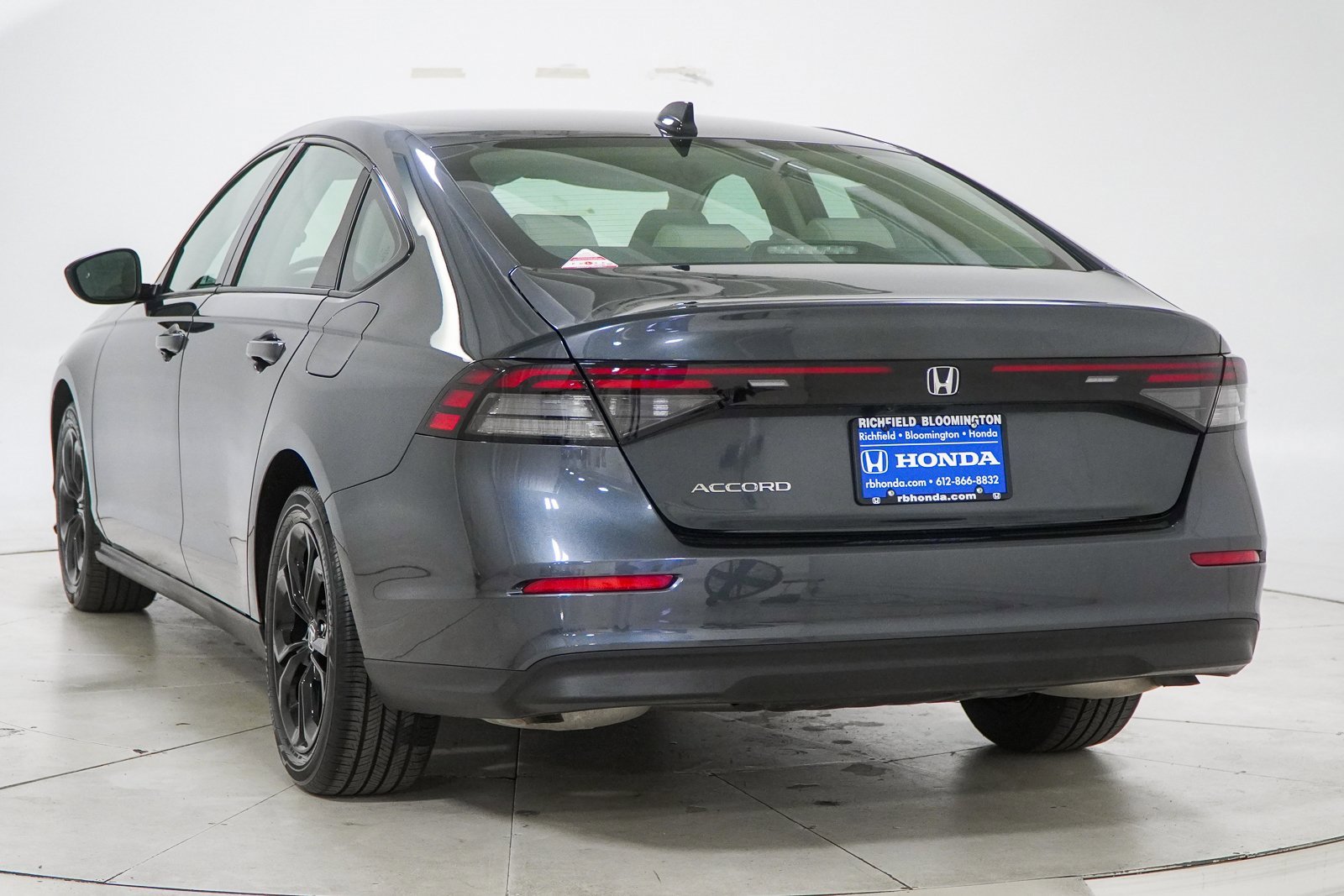 Certified 2025 Honda Accord SE image 6