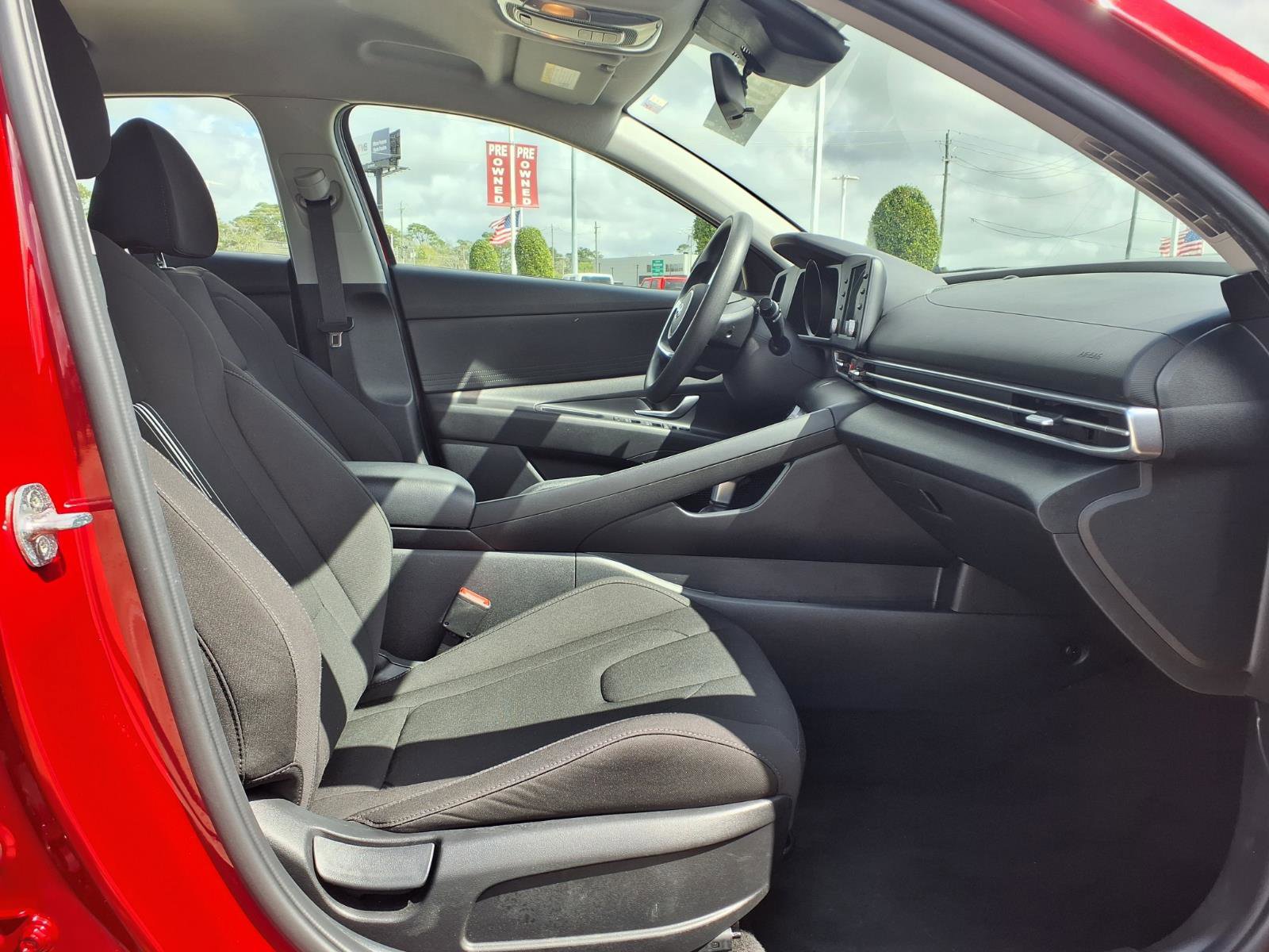 Used 2021 Hyundai Elantra SEL image 9