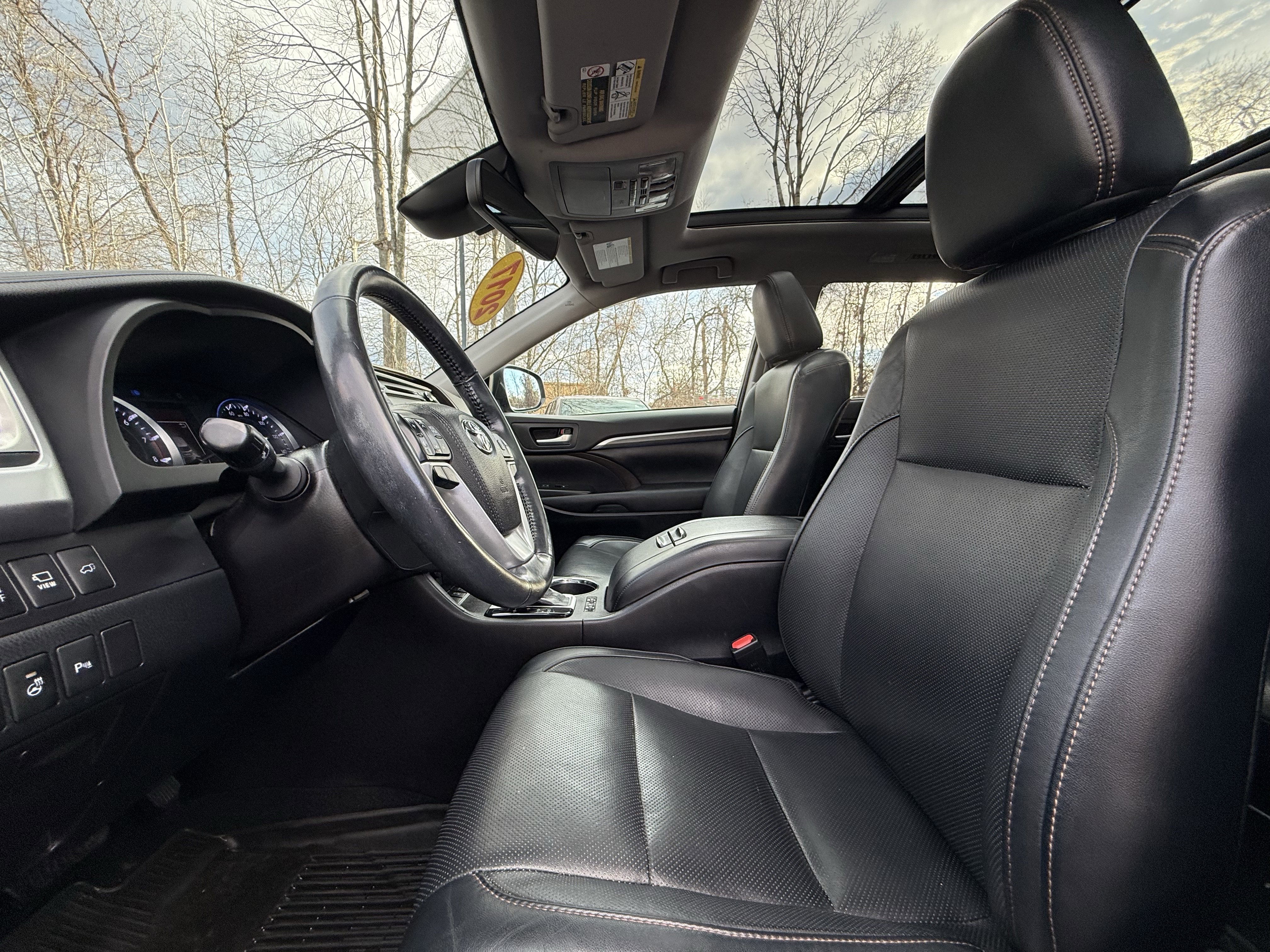 Used 2017 Toyota Highlander Limited image 27