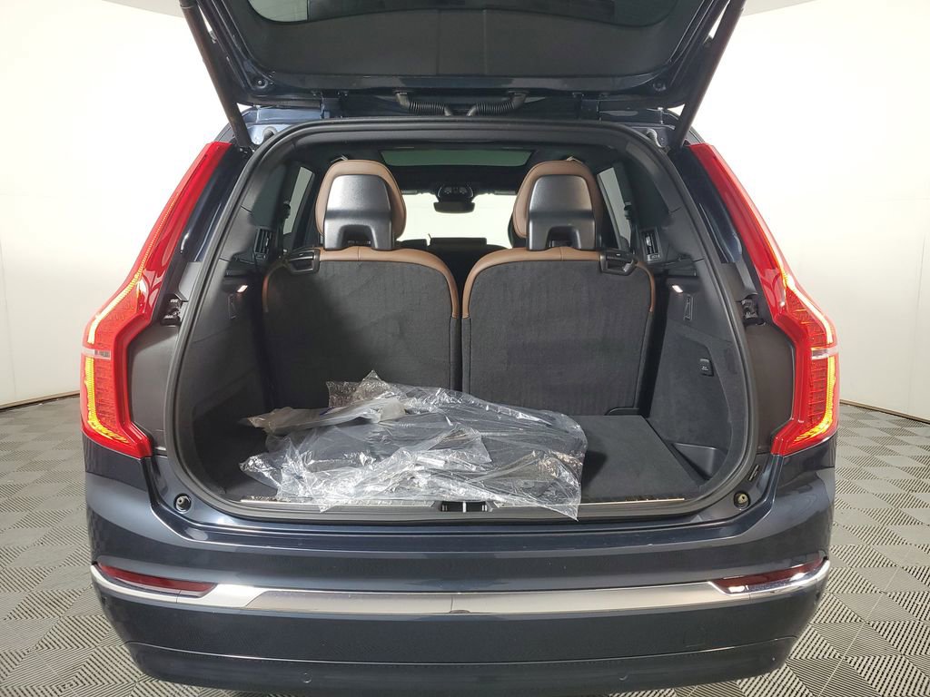 Certified 2025 Volvo XC90 B6 Plus w/ Protection Package AWD/4WD image 11