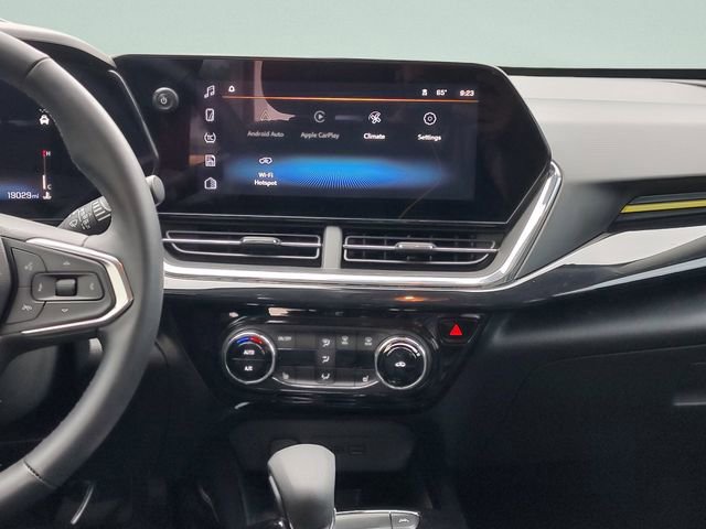 Used 2025 Chevrolet Trax ACTIV w/ Sunroof Package image 13