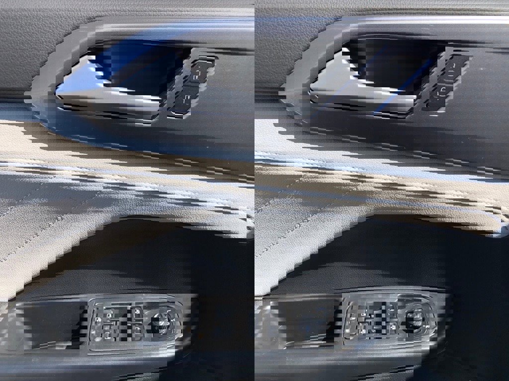New 2025 Volkswagen Taos SEL image 12