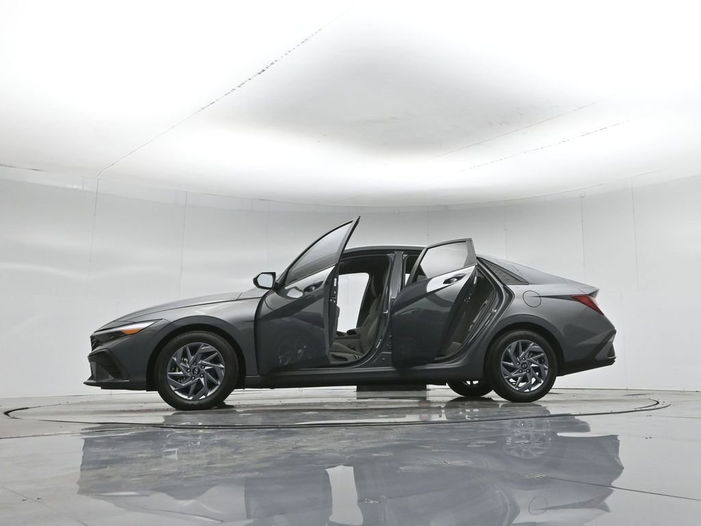 Used 2024 Hyundai Elantra SEL image 52