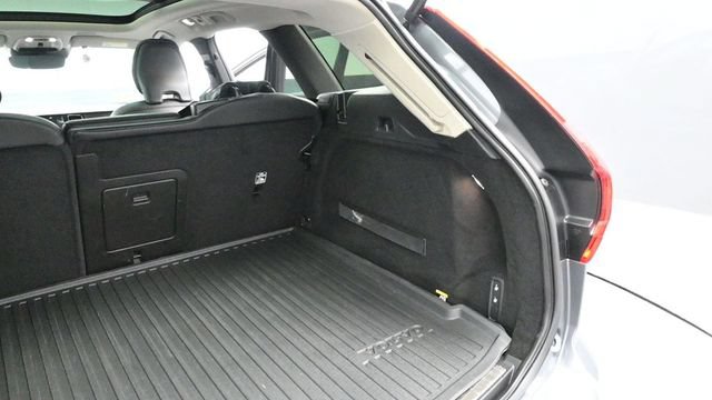 Used 2019 Volvo XC60 T6 Momentum w/ Advanced Package AWD/4WD image 19