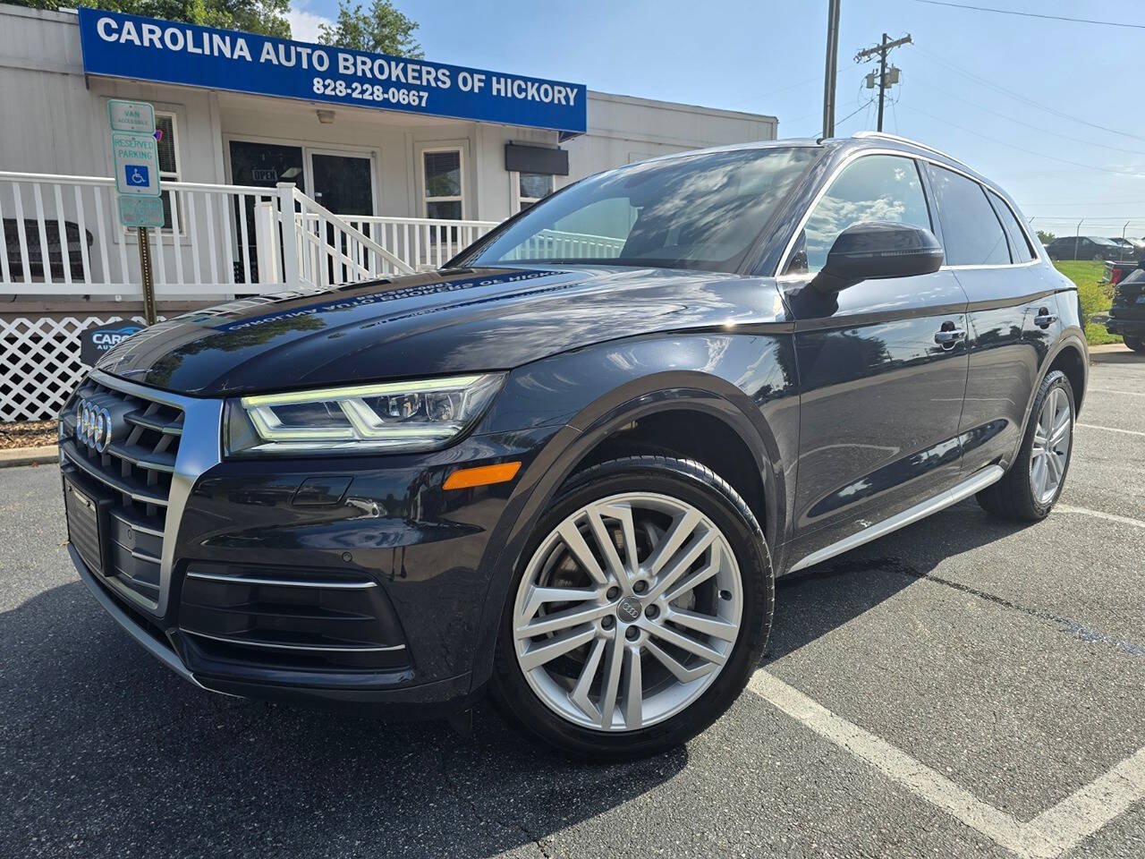 Used 2018 Audi Q5 2.0T Premium Plus w/ Premium Plus Package AWD/4WD image 2