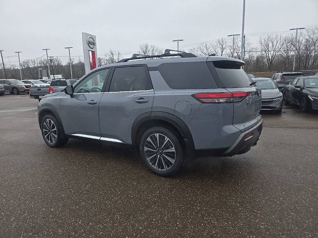 New 2026 Nissan Pathfinder Platinum image 5
