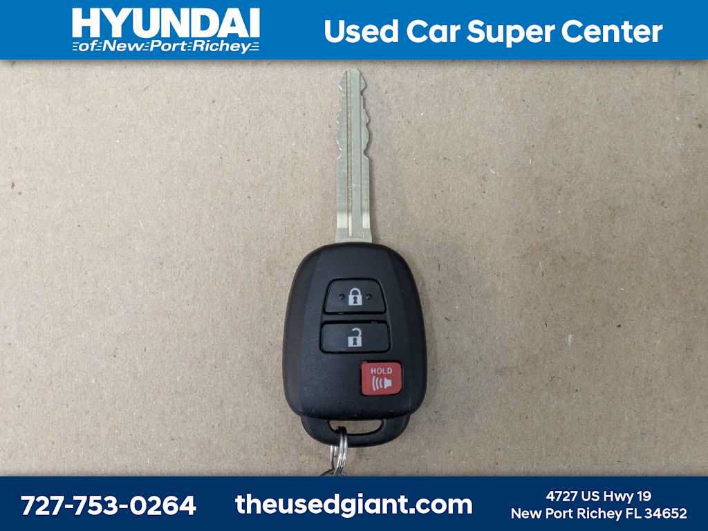 Used 2026 Toyota Corolla Cross L FWD image 32