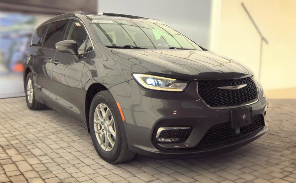 Used 2022 Chrysler Pacifica Touring-L