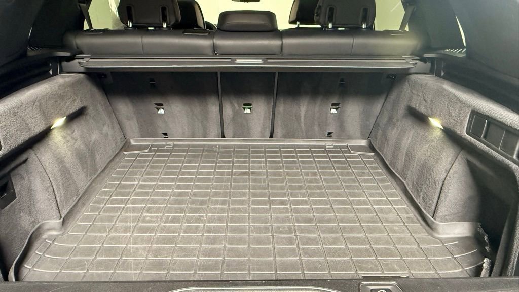 Used 2020 BMW X5 M50i w/ Executive Package image 15