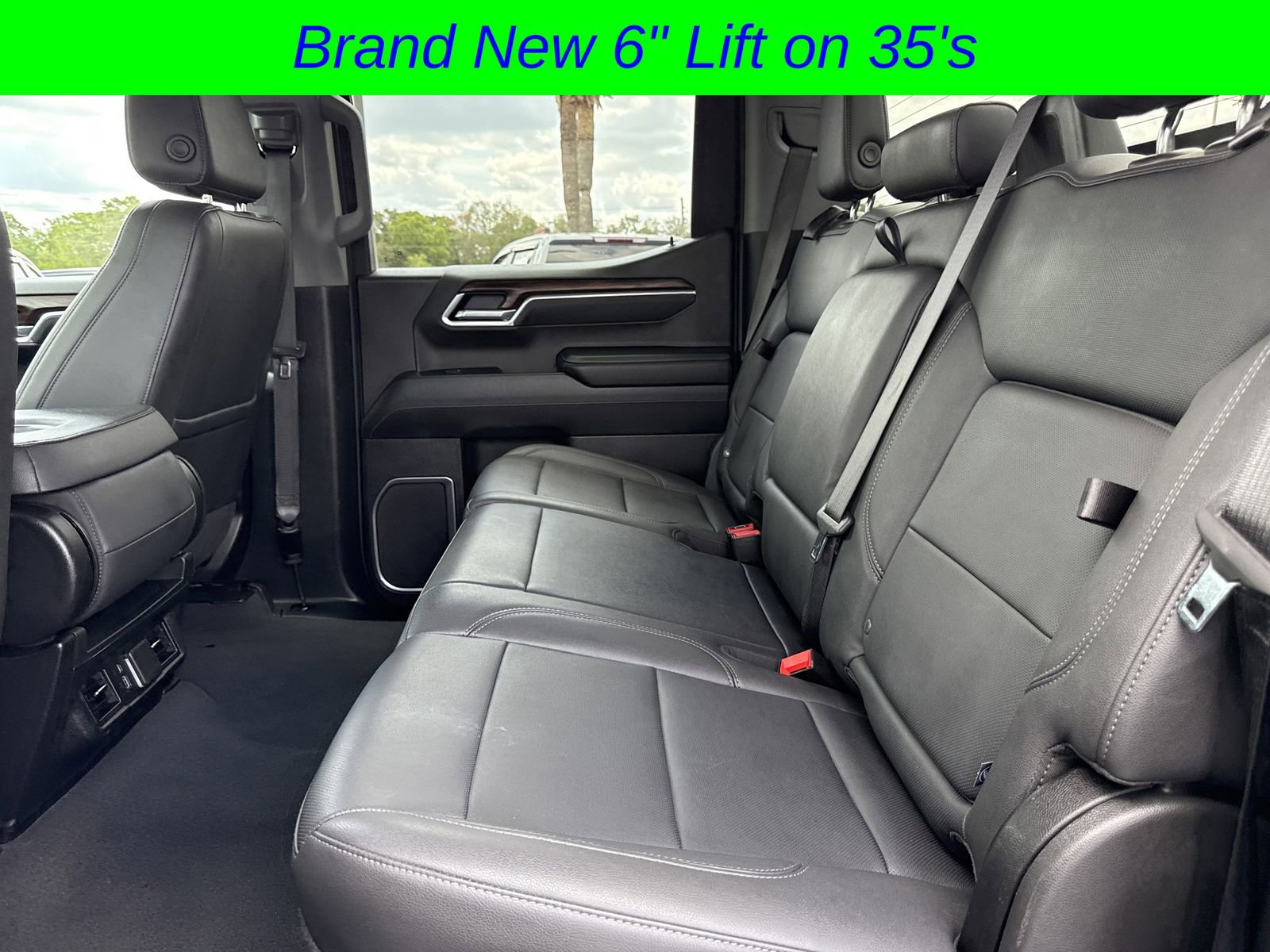 Used 2025 GMC Sierra 1500 SLT AWD/4WD image 19