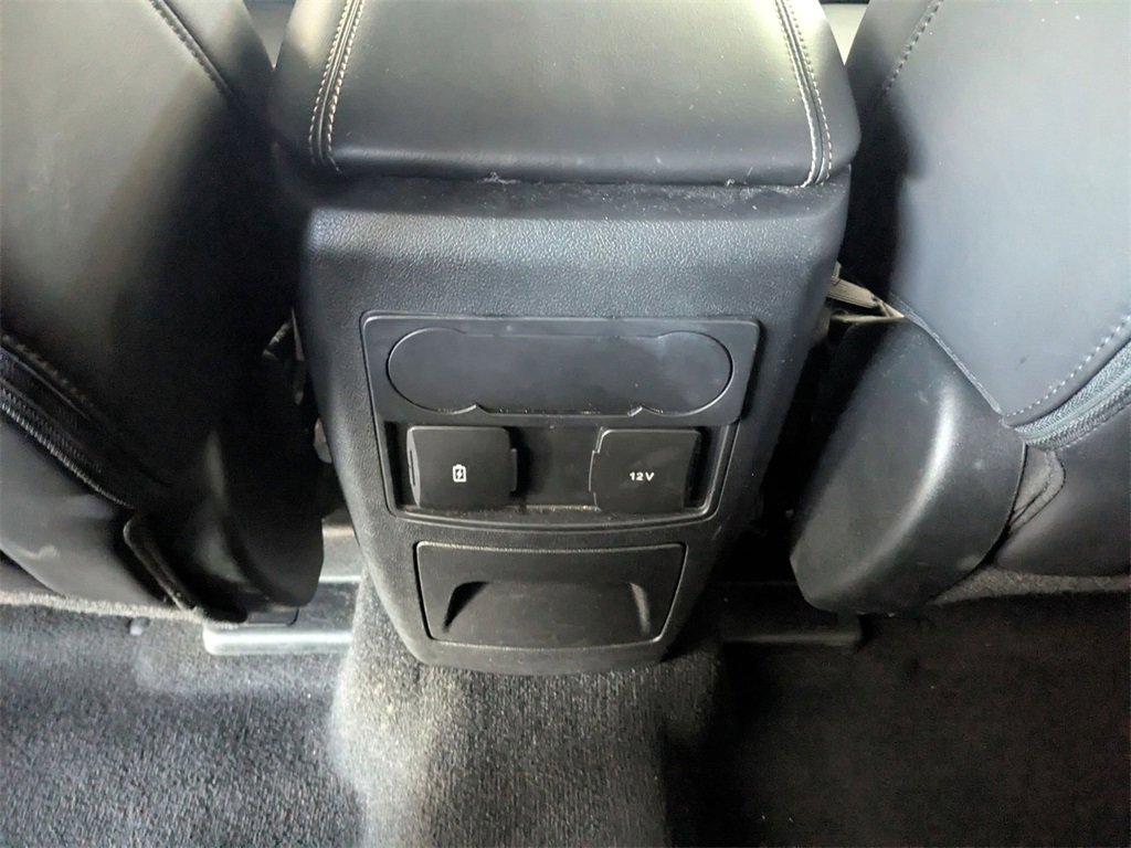 Used 2024 Ford Explorer XLT w/ Equipment Group 202A image 27