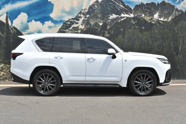 Used 2024 Lexus LX 600 F Sport AWD/4WD image 2
