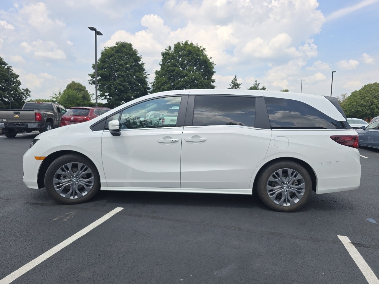 Used 2025 Honda Odyssey Touring image 17