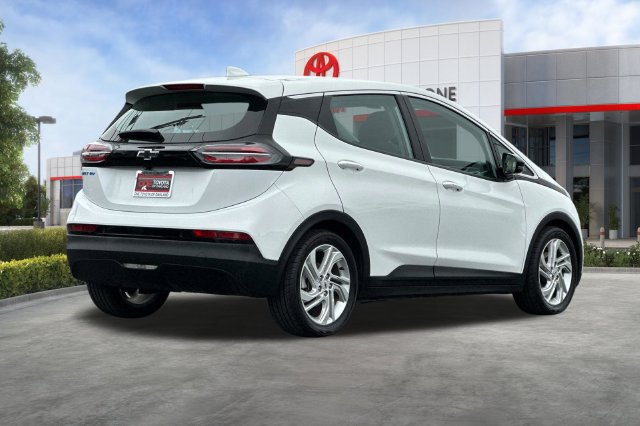 Used 2023 Chevrolet Bolt LT w/ Driver Confidence Package FWD image 4