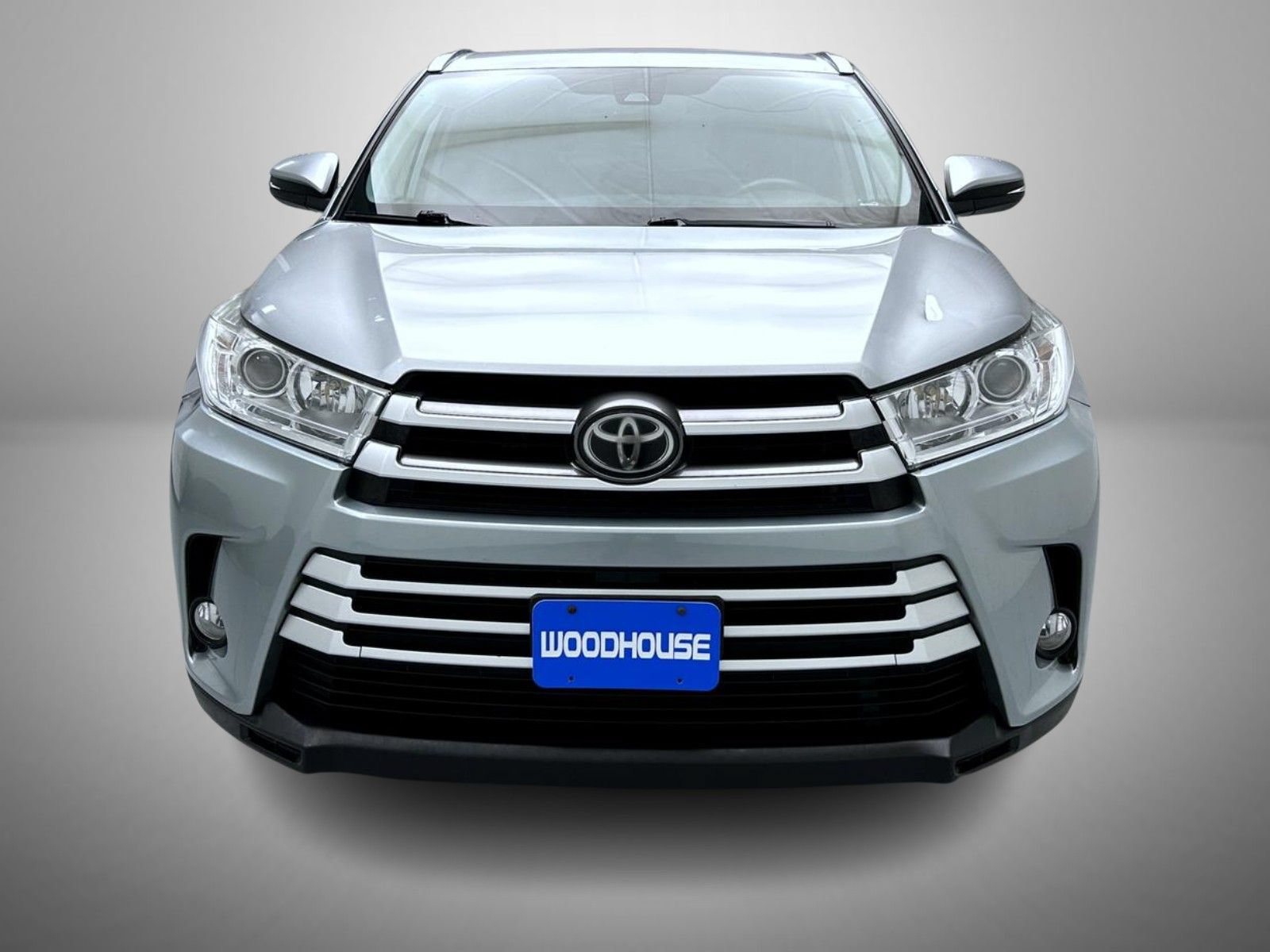 Used 2019 Toyota Highlander XLE AWD/4WD image 2