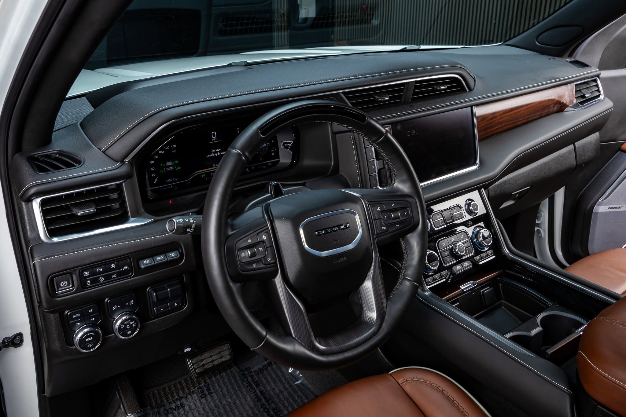 Used 2024 GMC Yukon Denali Ultimate image 17