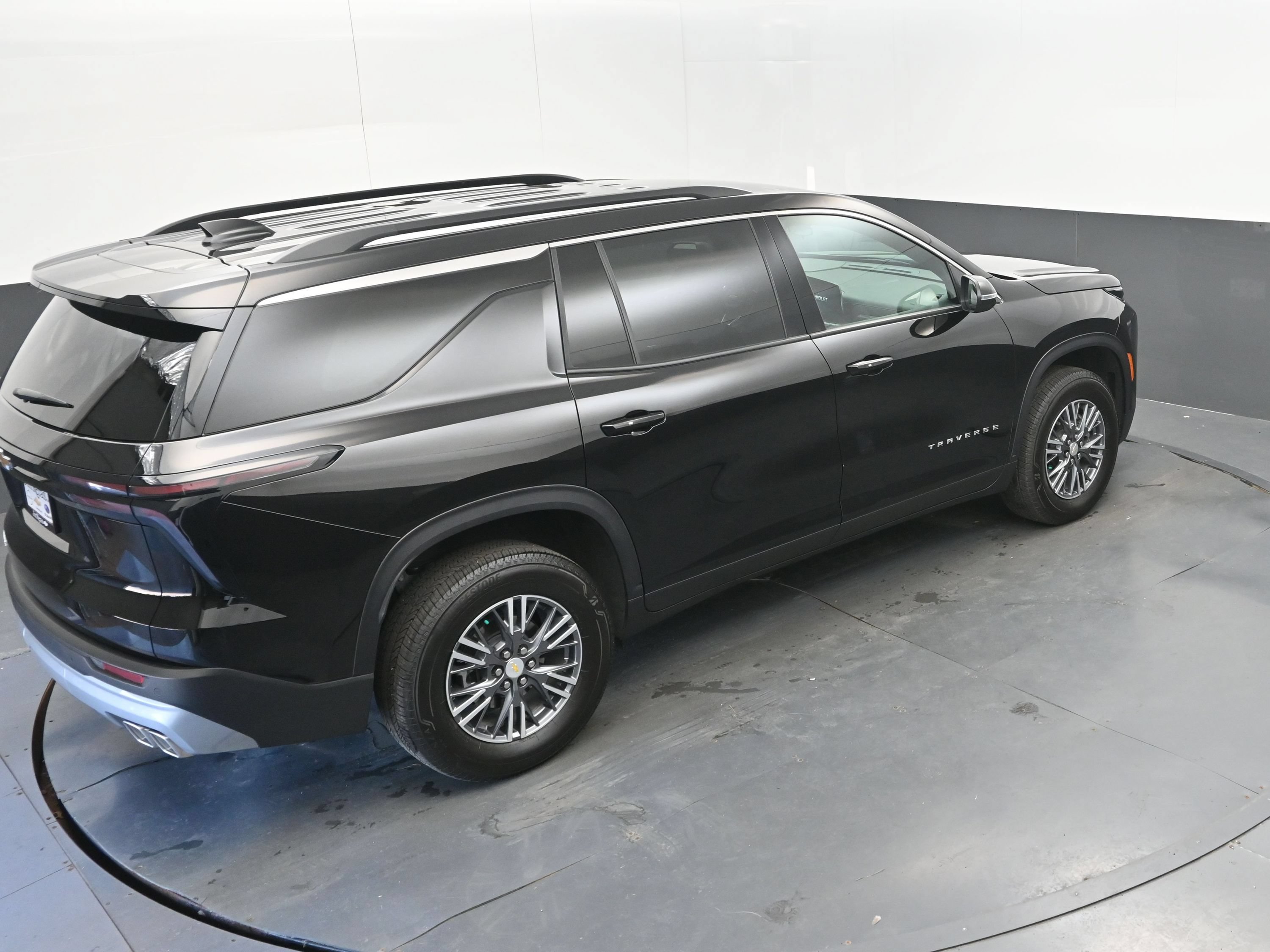 Certified 2026 Chevrolet Traverse LT FWD image 48
