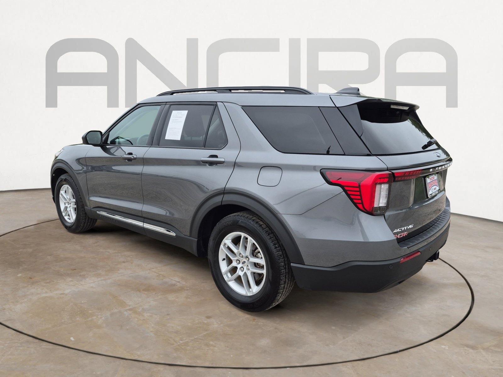 Used 2025 Ford Explorer Active RWD image 8