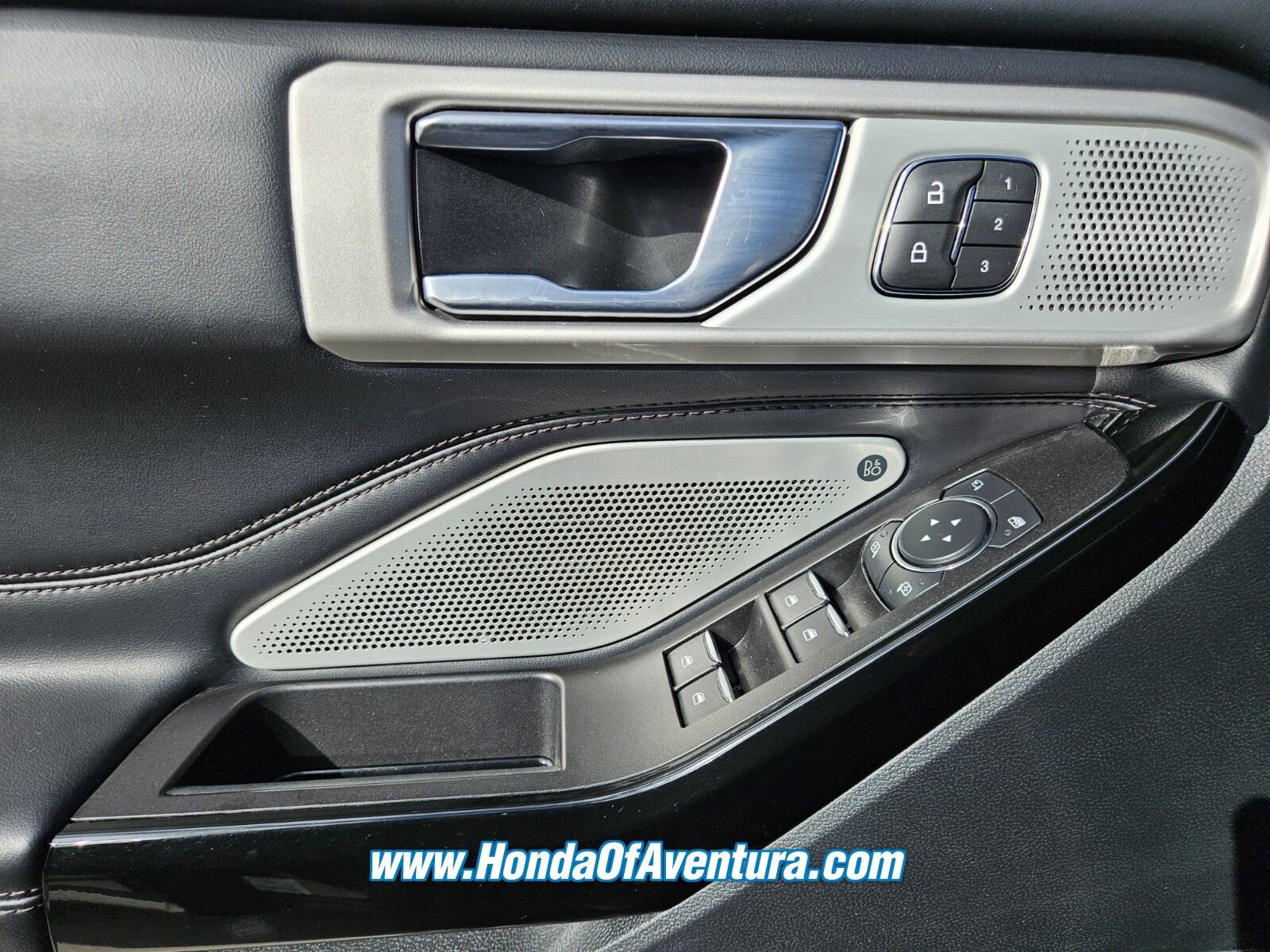 Used 2022 Ford Explorer Platinum w/ Technology Package image 28