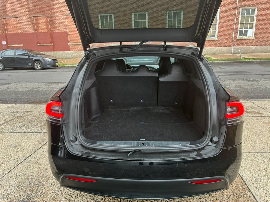 Used 2018 Tesla Model X 75D AWD/4WD image 7
