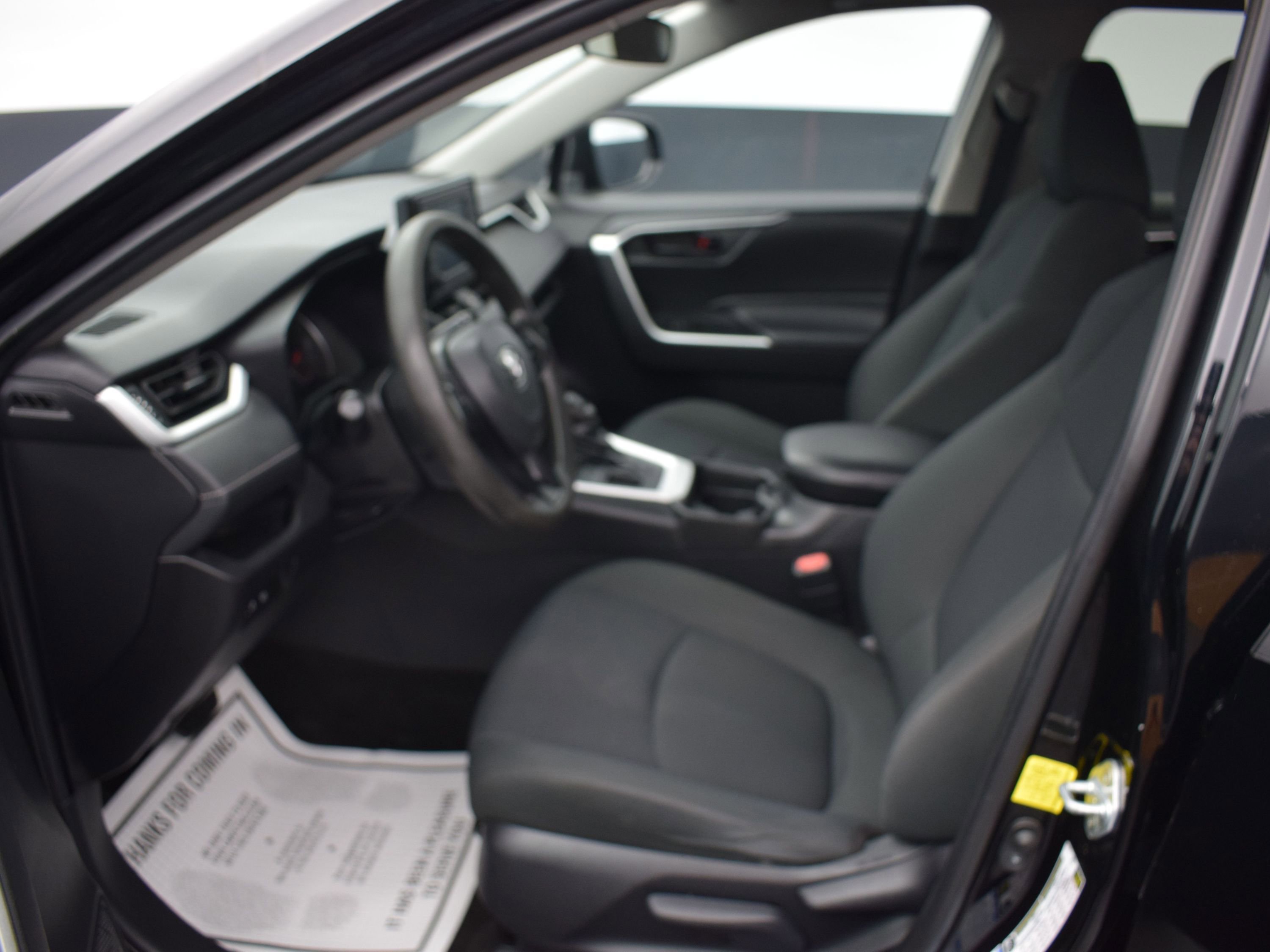 Used 2021 Toyota RAV4 LE AWD/4WD image 13