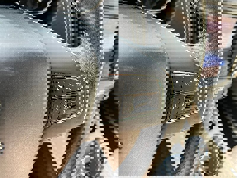 Used 2017 Maserati Levante w/ Luxury Package image 32