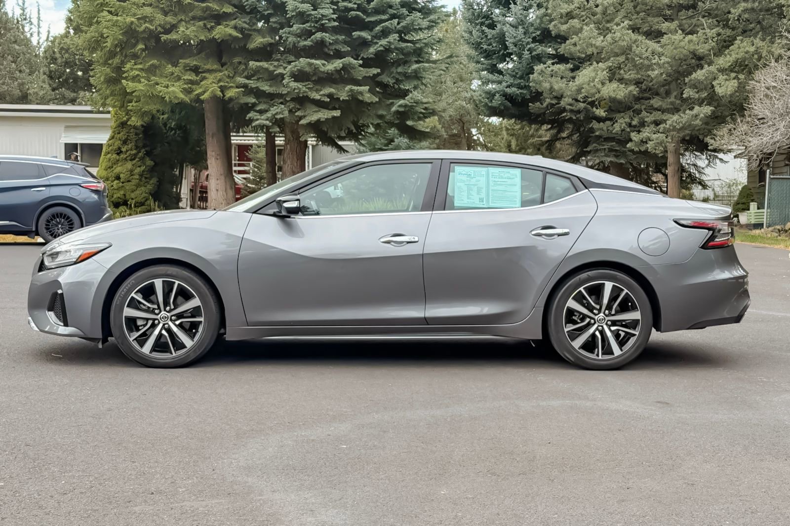 Used 2022 Nissan Maxima SV w/ Floor Mat Group FWD image 8