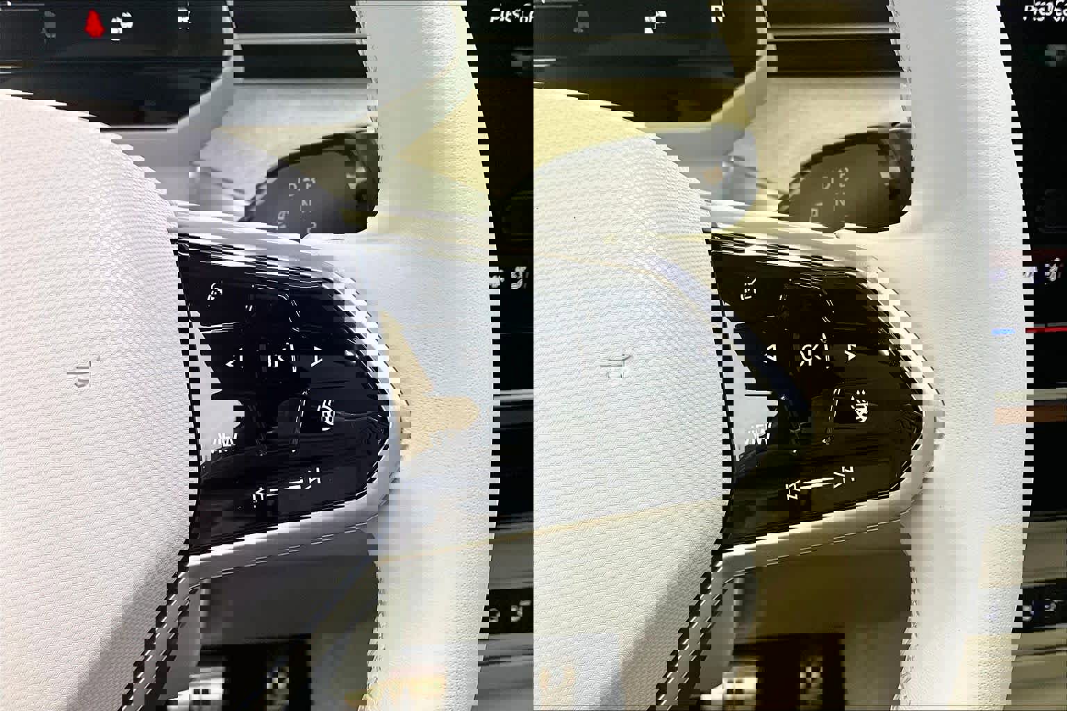 Used 2025 Volkswagen ID. Buzz 1st Edition image 23