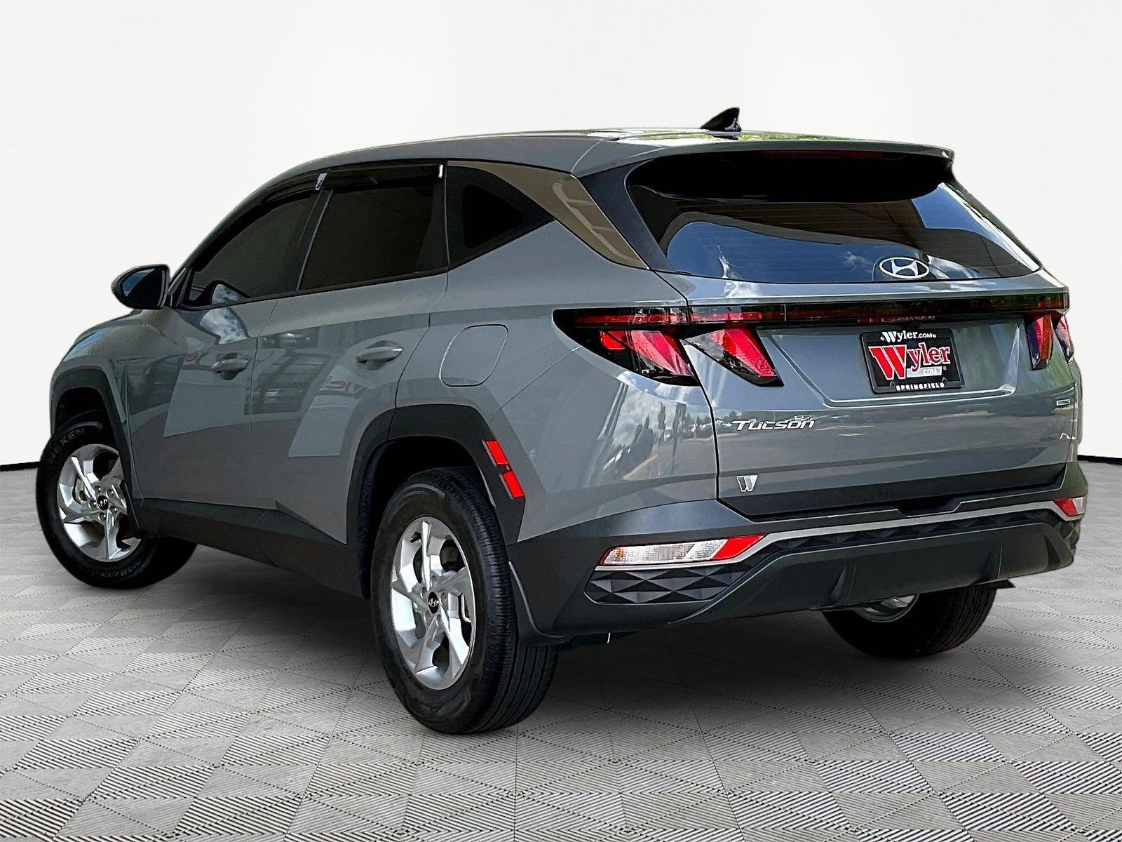 Used 2024 Hyundai Tucson SE AWD/4WD image 4
