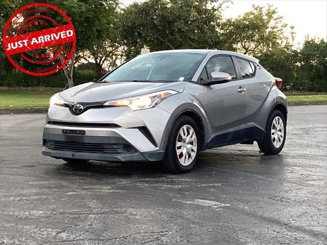 Used 2019 Toyota C-HR LE image 2