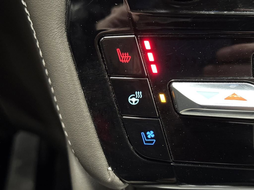 Used 2023 Ford Explorer Platinum w/ Class IV Trailer Tow Package image 7