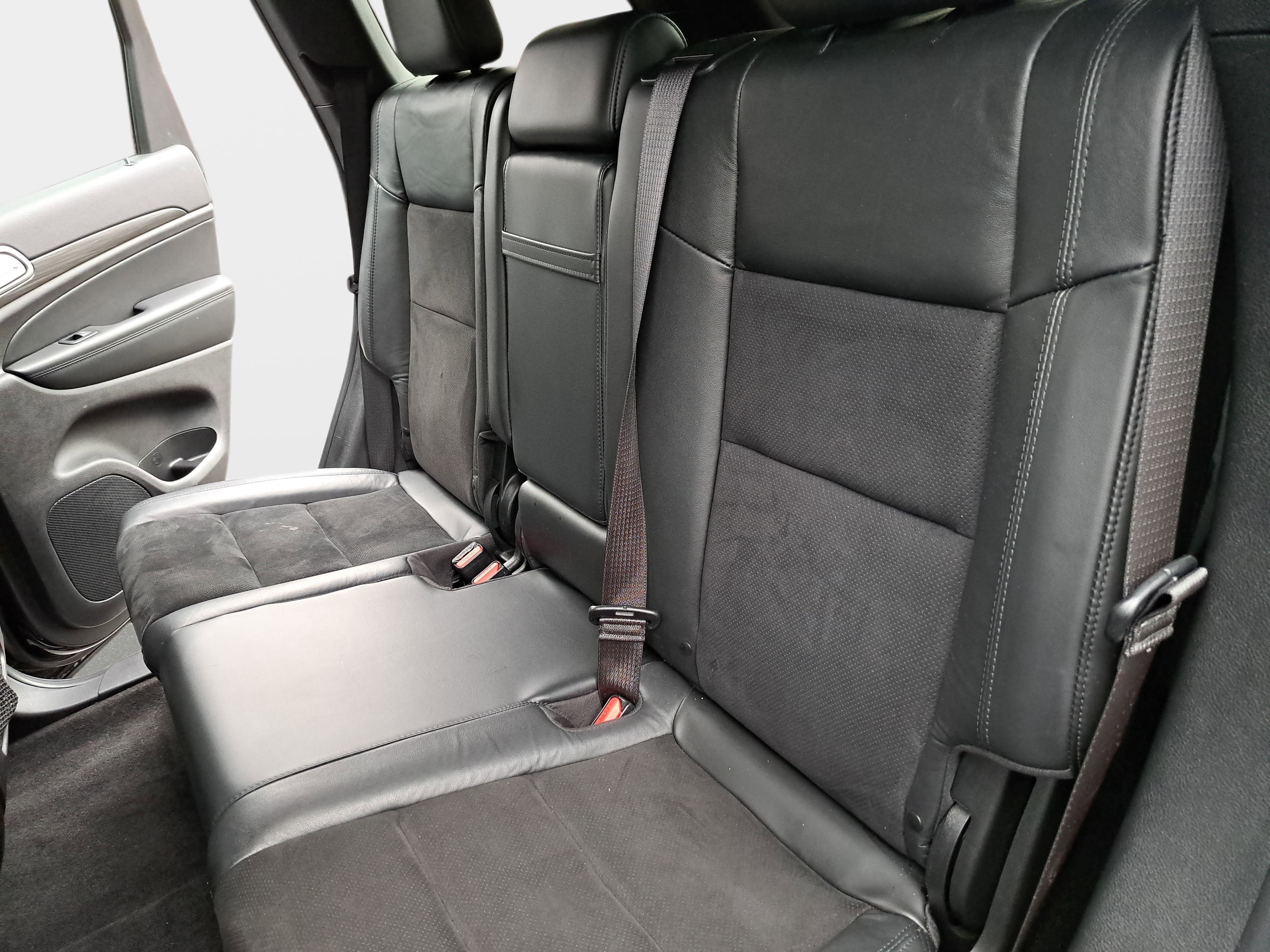 Used 2022 Jeep Grand Cherokee Laredo X image 14