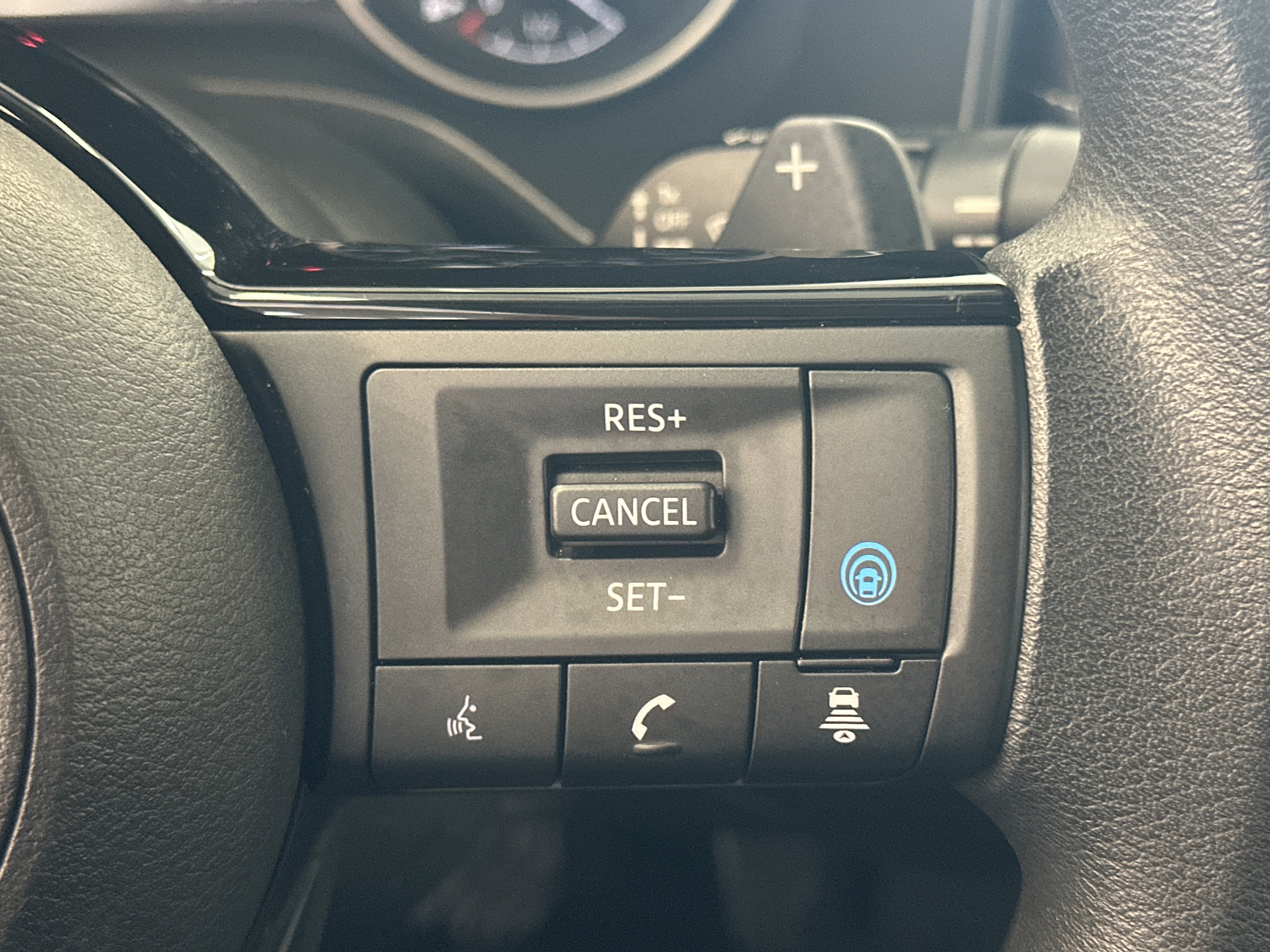 Used 2023 Nissan Rogue SV image 29