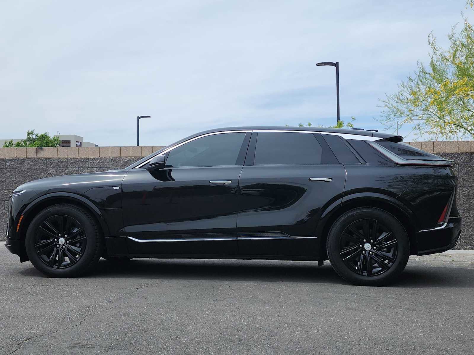 Used 2024 Cadillac Lyriq Tech w/ LPO, Floor Liner Package RWD image 6