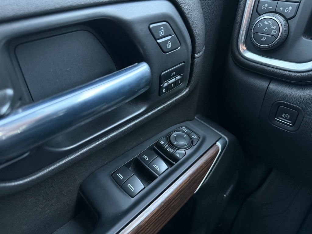 Used 2023 Chevrolet Silverado 3500 High Country image 14
