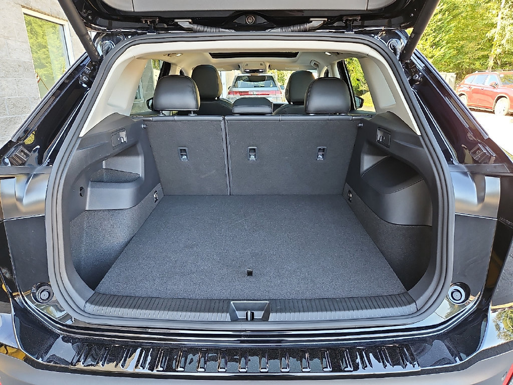 Certified 2025 Volkswagen Tiguan SE w/ Panoramic Sunroof Package AWD/4WD image 31