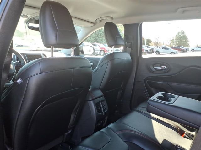 Used 2022 Jeep Cherokee Trailhawk image 9