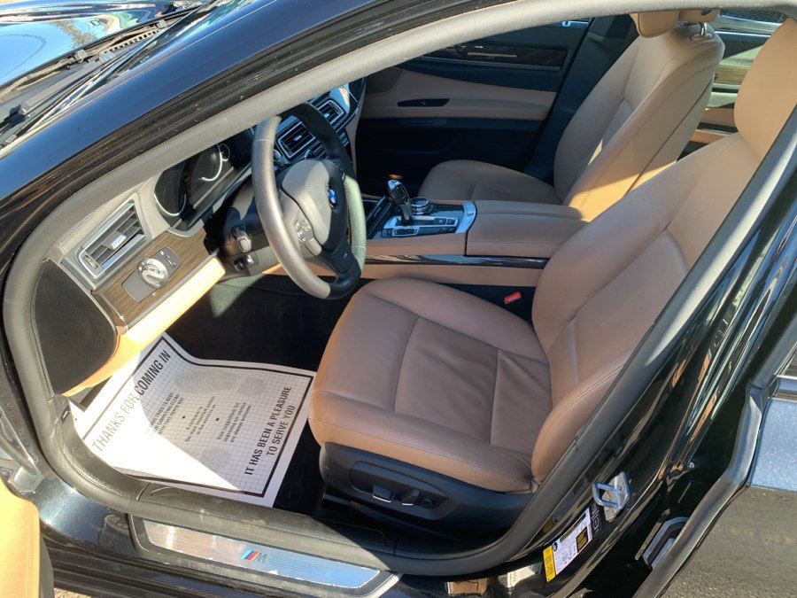 Used 2014 BMW 740i image 10