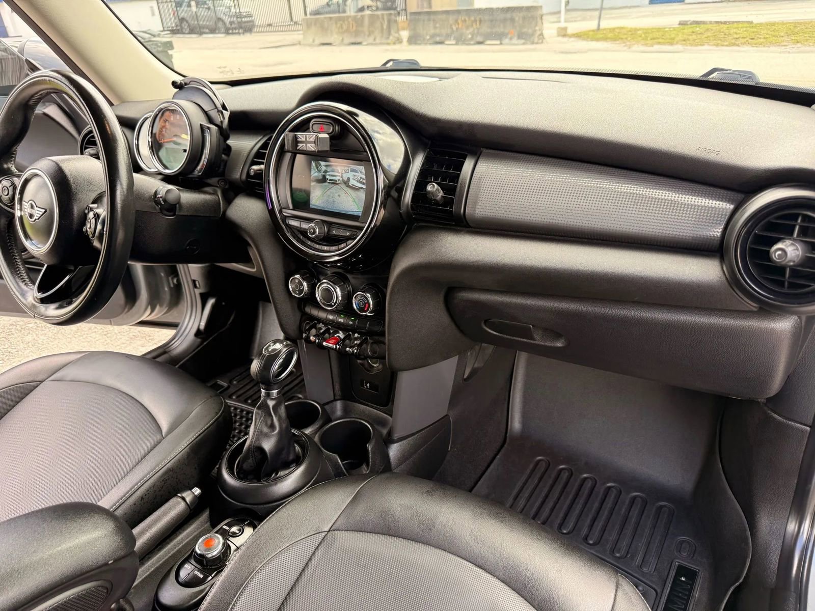 Used 2019 MINI Cooper 2-Door Hardtop image 16