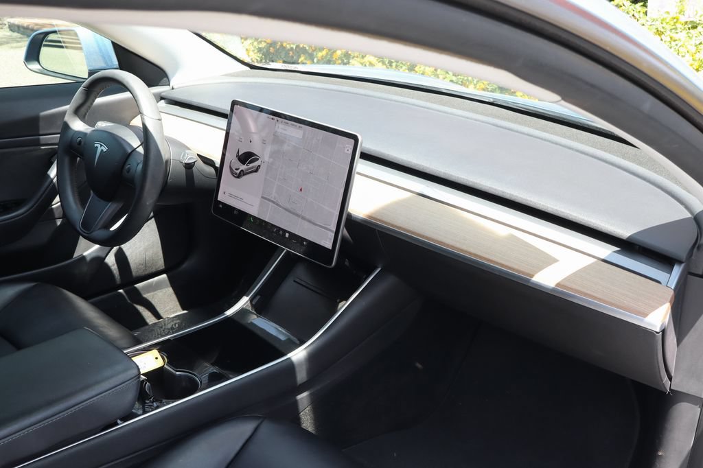 Used 2020 Tesla Model 3 Long Range AWD/4WD image 37