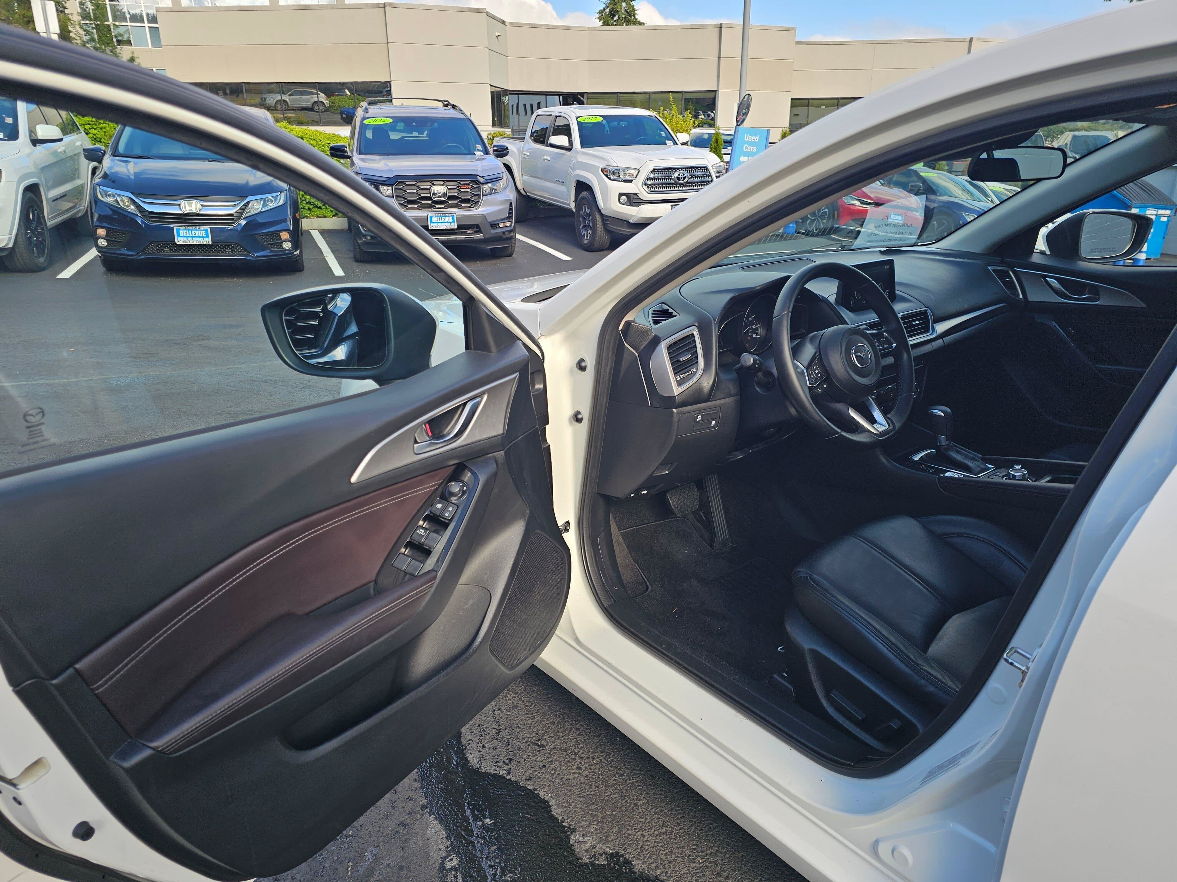 Used 2017 MAZDA MAZDA3 Touring FWD image 22