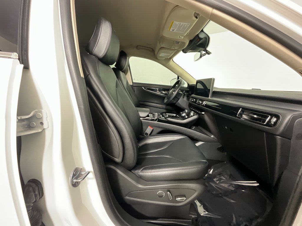 Used 2023 Lincoln Nautilus AWD image 17