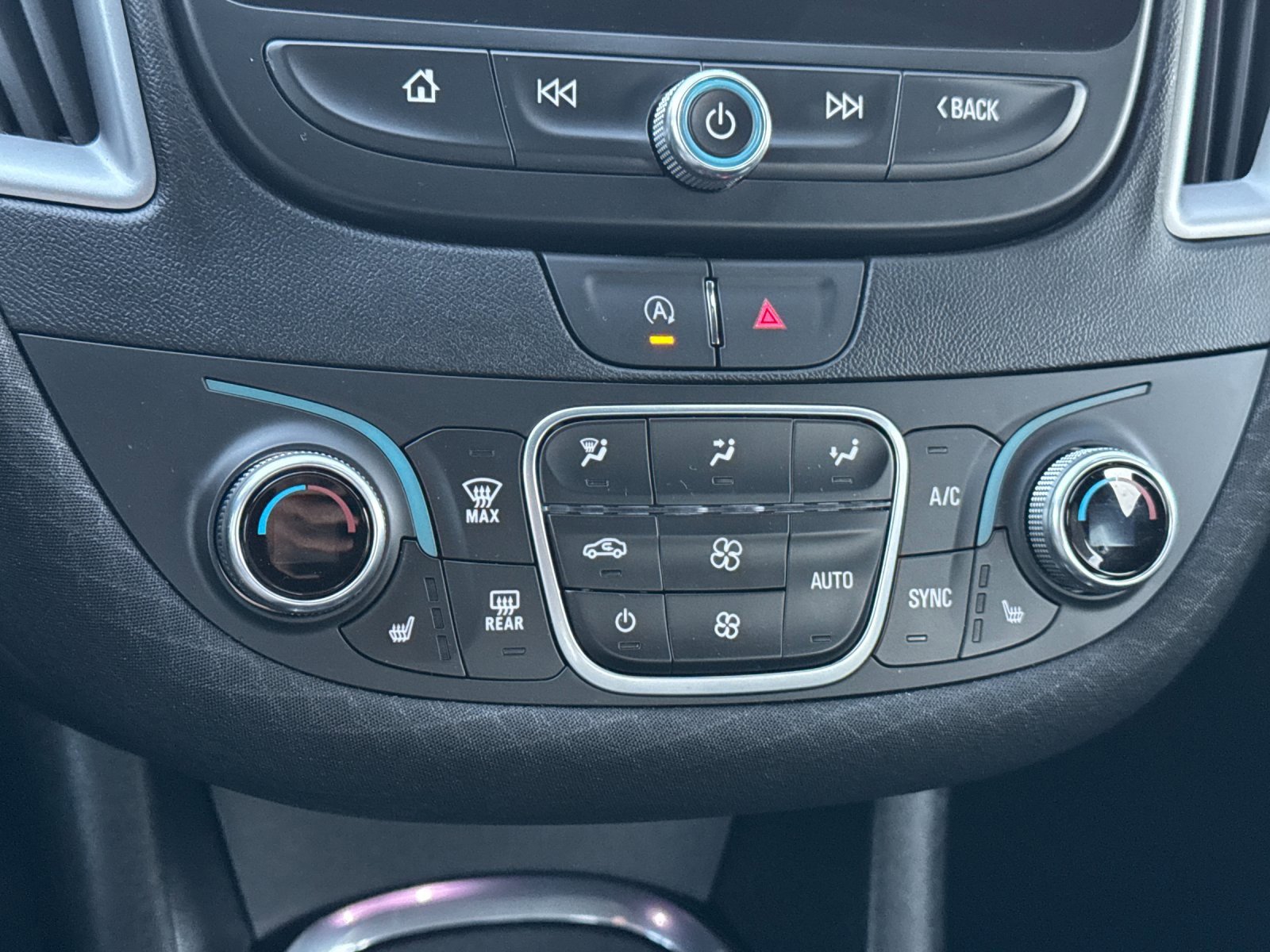 Used 2024 Chevrolet Malibu LT image 22