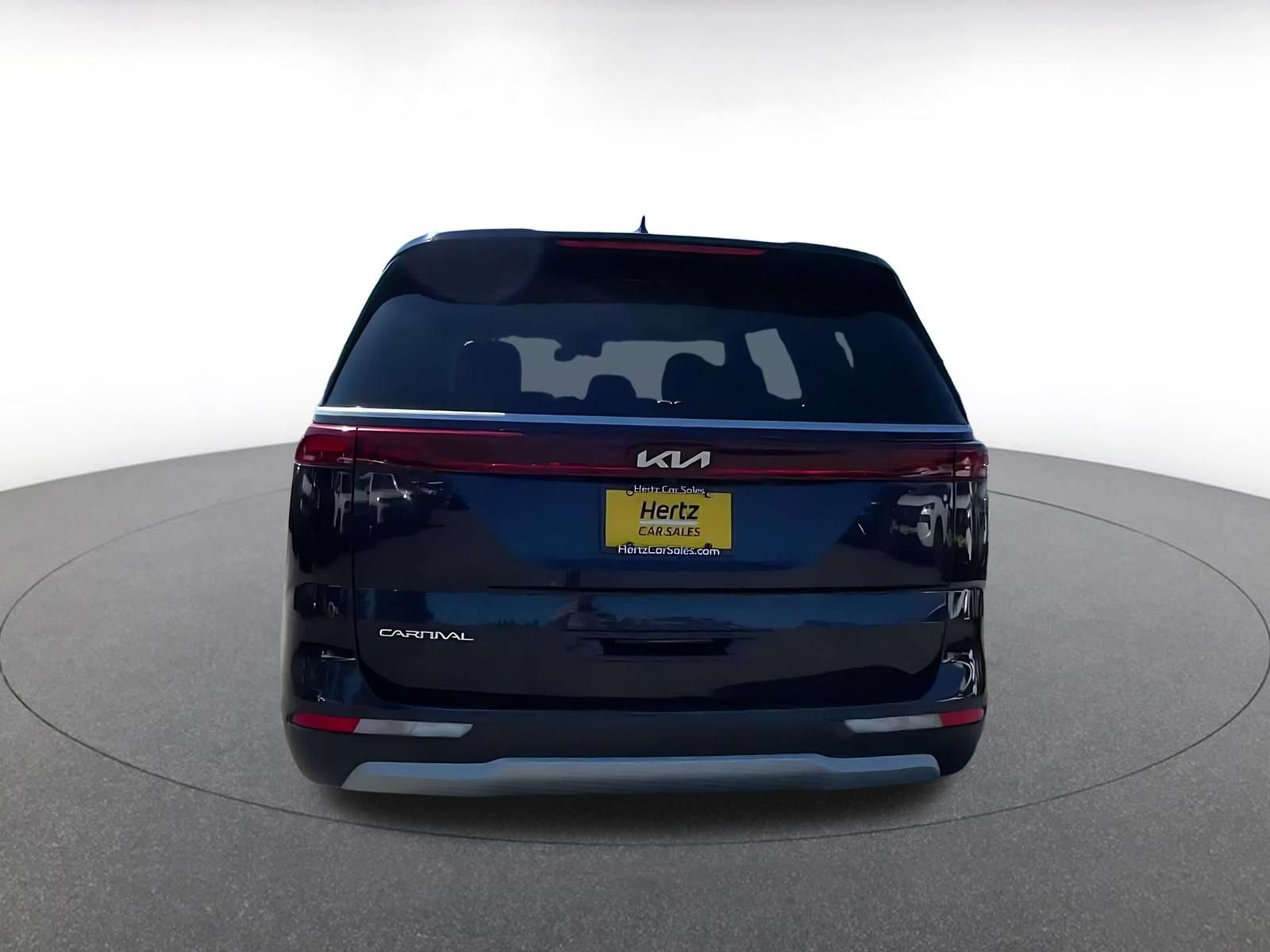 Used 2023 Kia Carnival LX FWD image 12