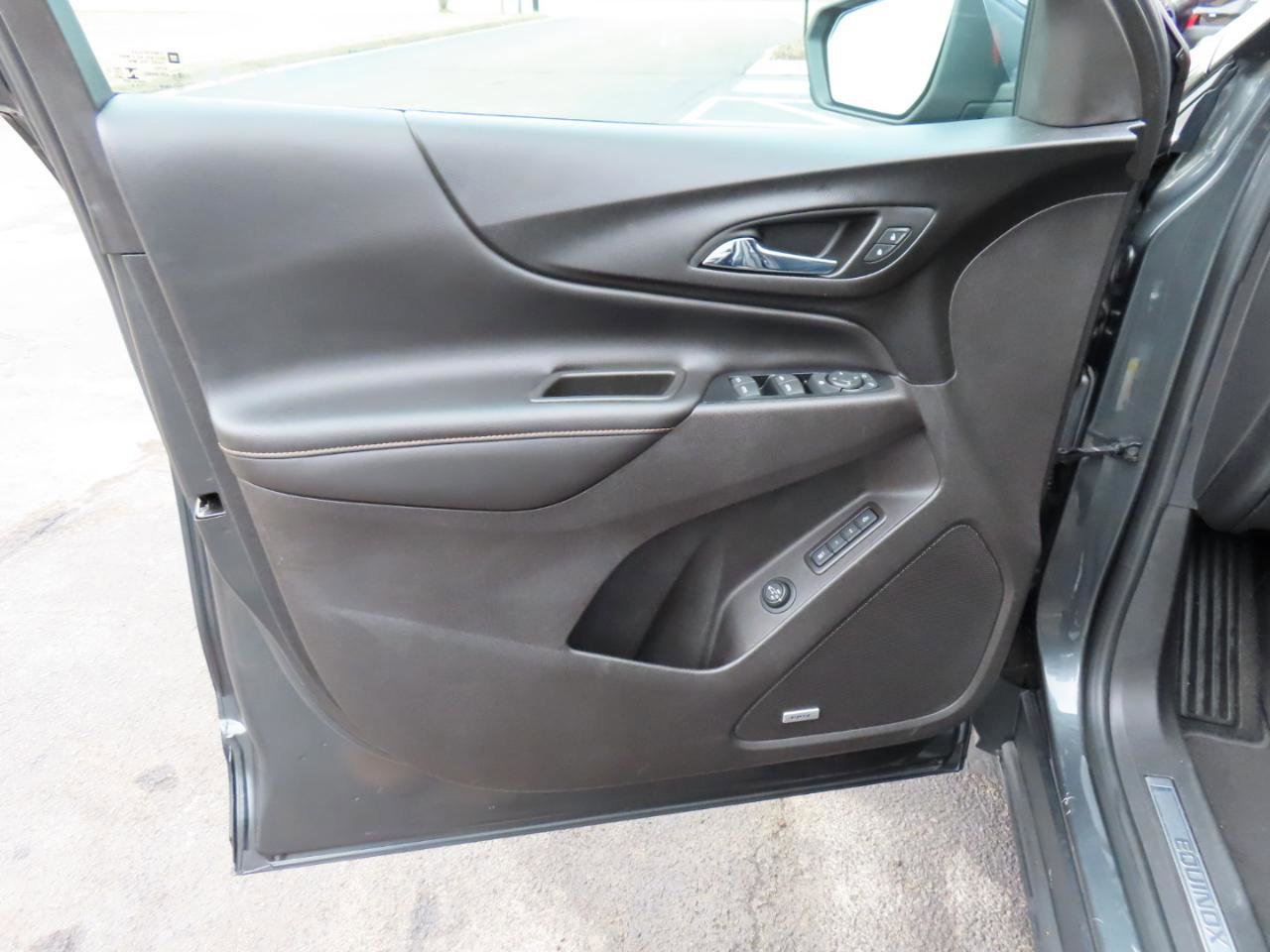 Used 2019 Chevrolet Equinox Premier image 17