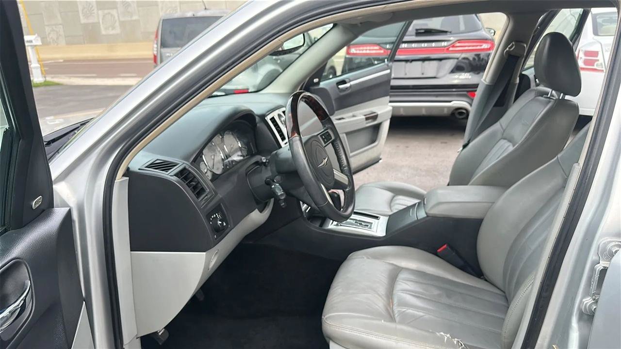 Used 2007 Chrysler 300 C RWD image 21